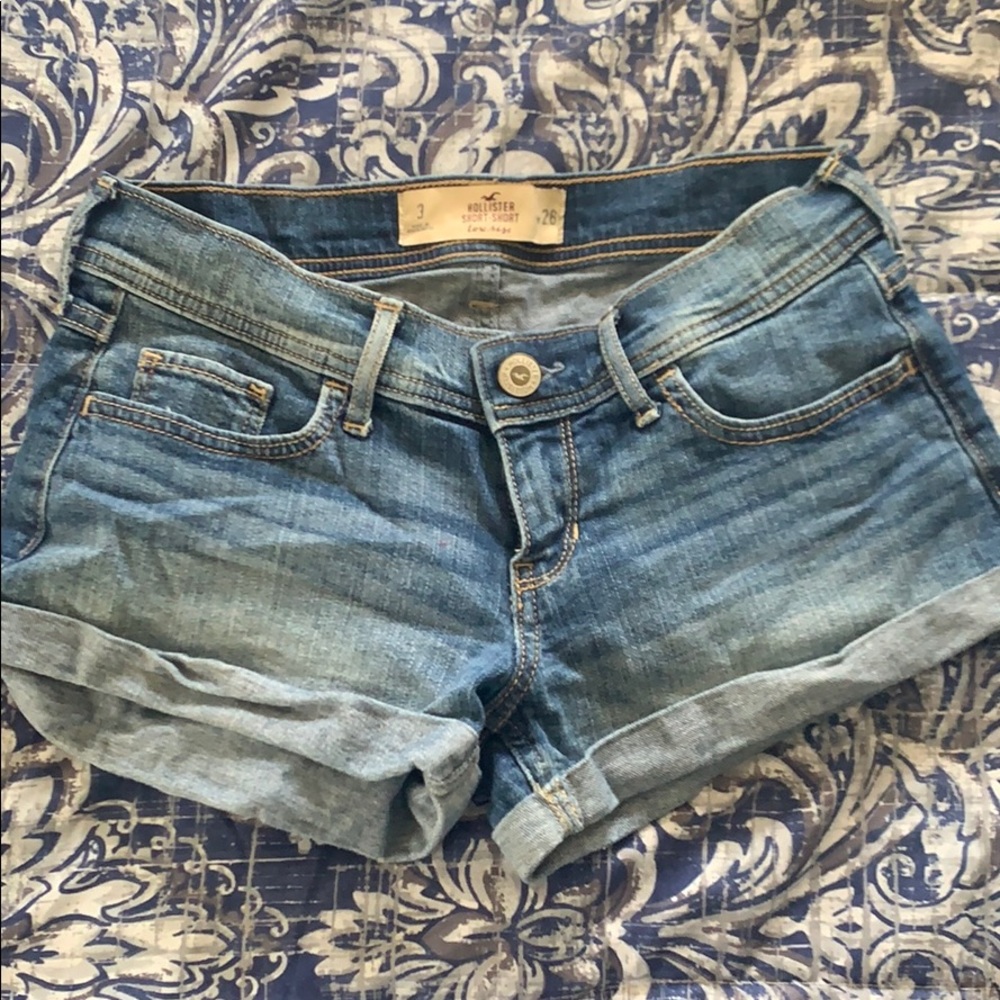 Hollister low rise short shorts